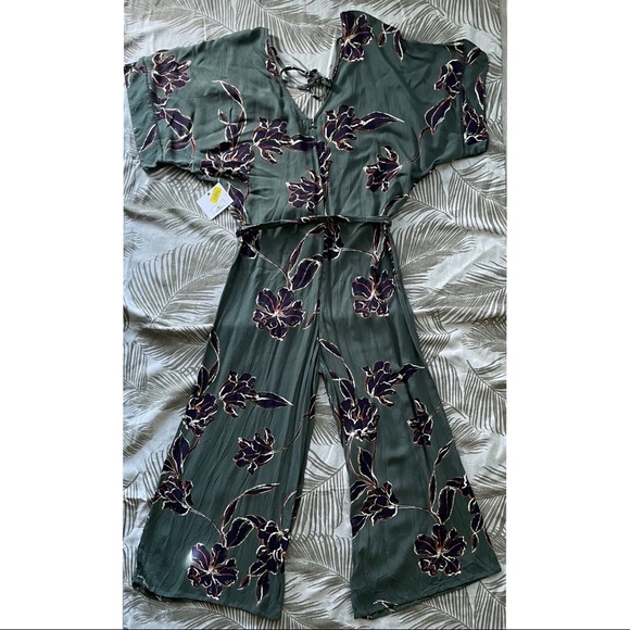 O’Neill Kendall Floral Jumpsuit - Picture 5 of 10